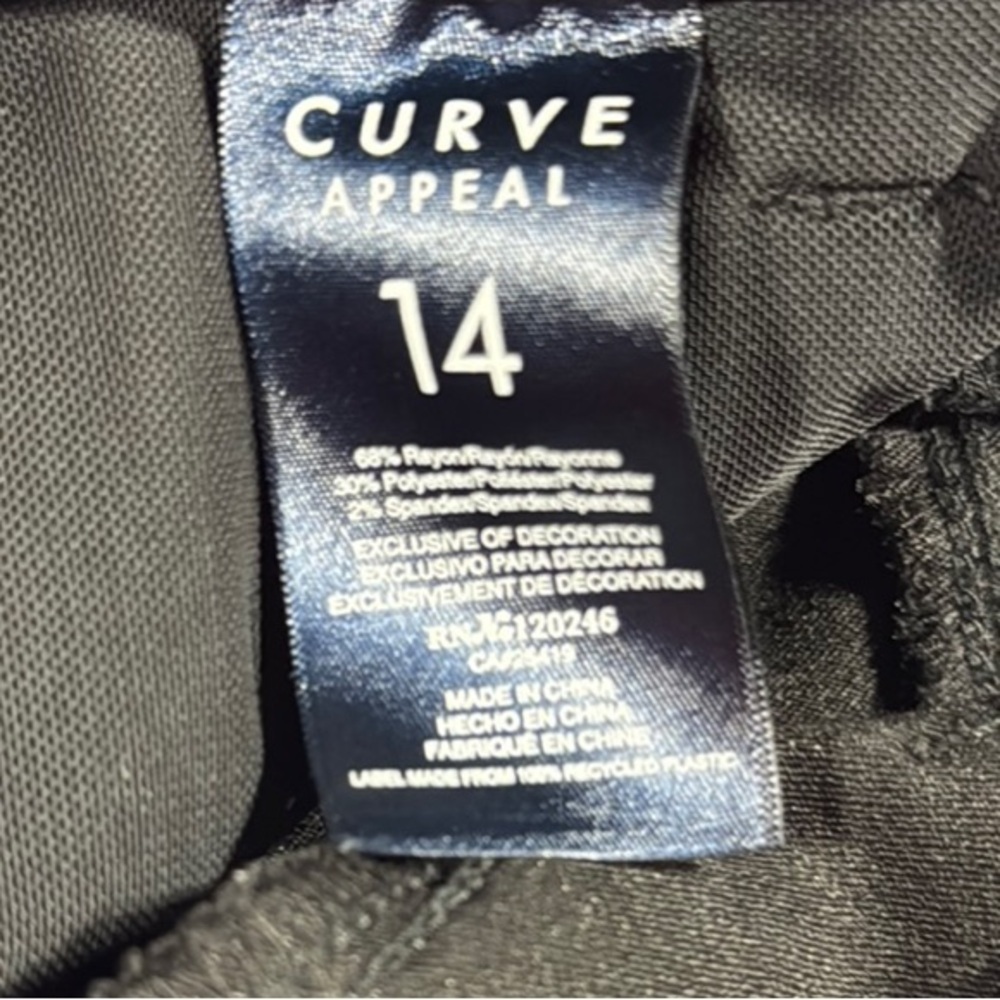 Curve Appeal Essential Black Skinny Jeans with Modern Fit - Picture 3 of 12